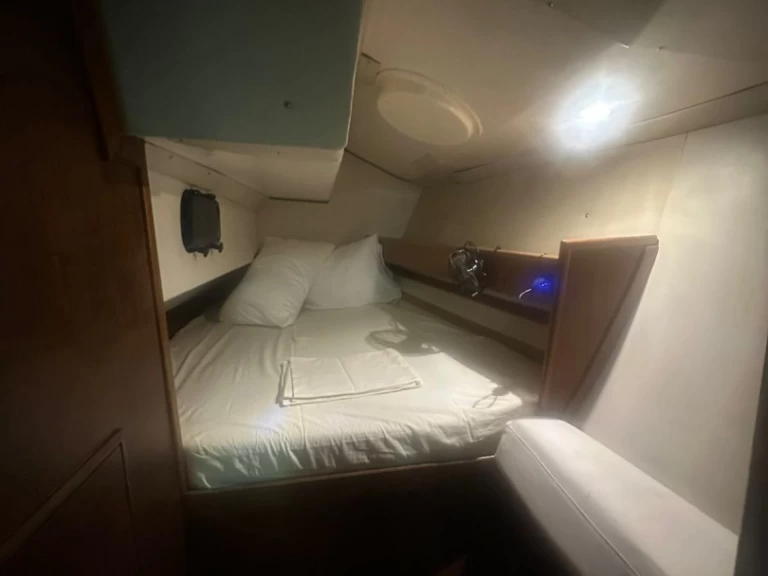 Pronájem lodi Dromor Apollo 12 v Atény na Samboatu