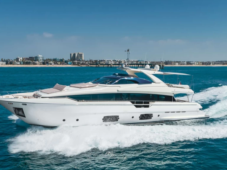 Pronájem Jachta v New England -Ferretti SOL SHINE 