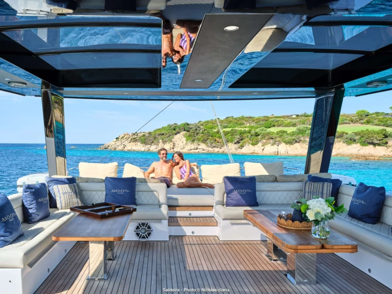 Moon Yacht Moon 60 Hull 8 2025 jednotlivci a charterové společnosti v Neapol