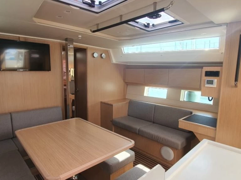 Bavaria Bavaria C45 jednotlivci a charterové společnosti v Cala d'Or