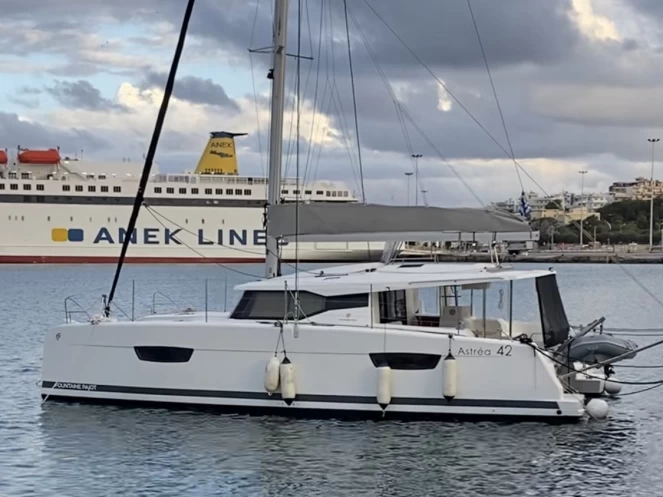 Fountaine Pajot Astrea 42 jednotlivci a charterové společnosti v Heraklion Port