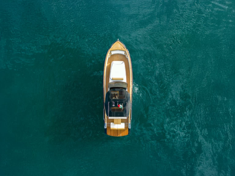 Pronajmout si Allure 38 v Amalfi 