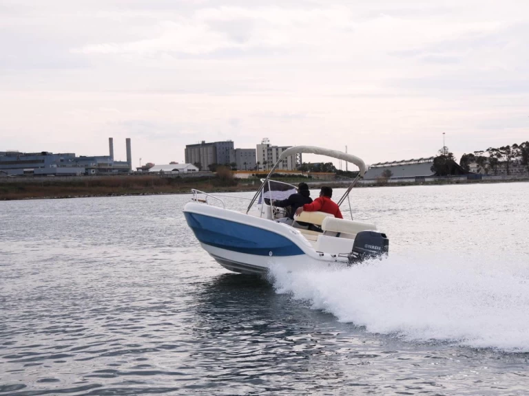 Pronajmout si Marine site  Marine Site 18 Open Galeazzi v Sirmione