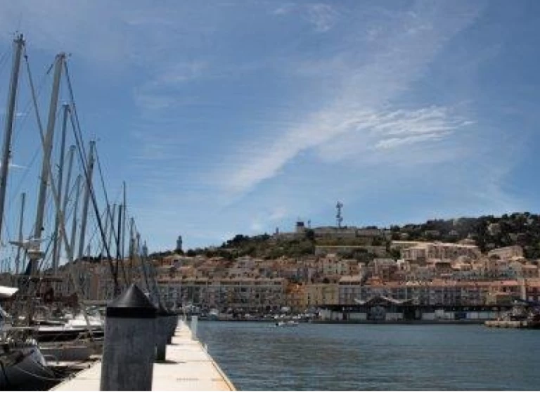 Pronájem Katamarán Lagoon s licencí