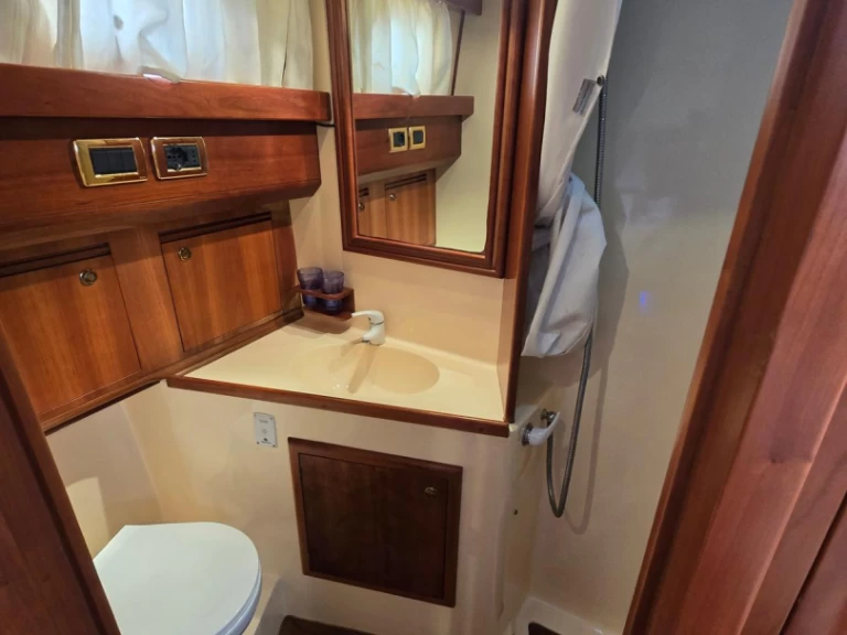 Pronájem Motorová loď Apreamare s licencí