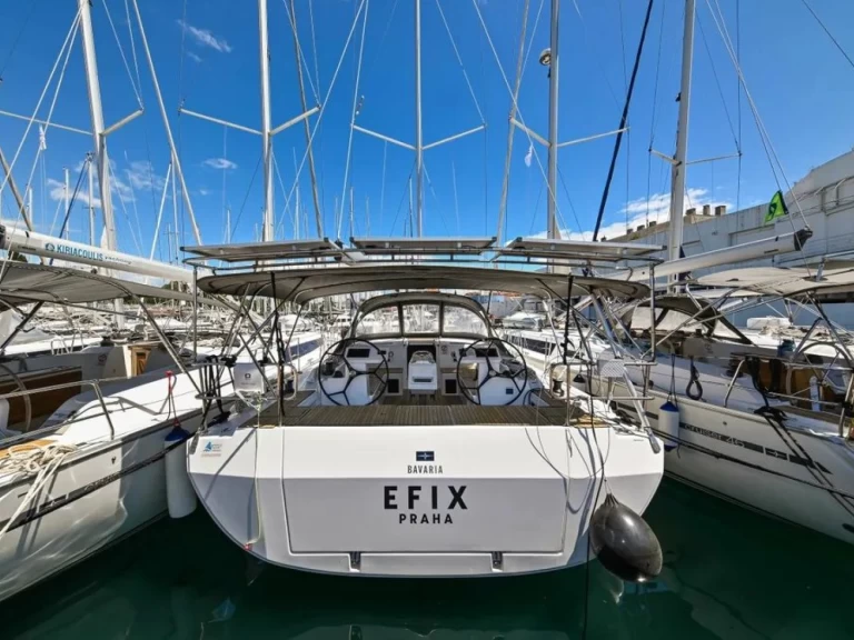 Pronajmout si Bavaria Bavaria C45 v Zadar