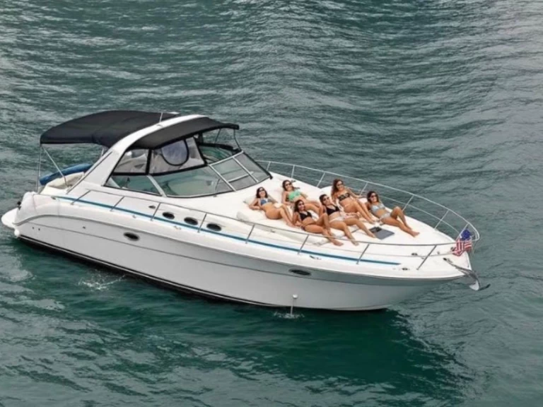 Pronájem Motorová loď v Miami -Sea Ray Sea Ray 400 Sundancer
