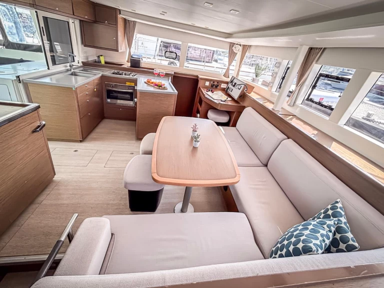 Pronajmout si Lagoon Lagoon 450 F v Primošten 