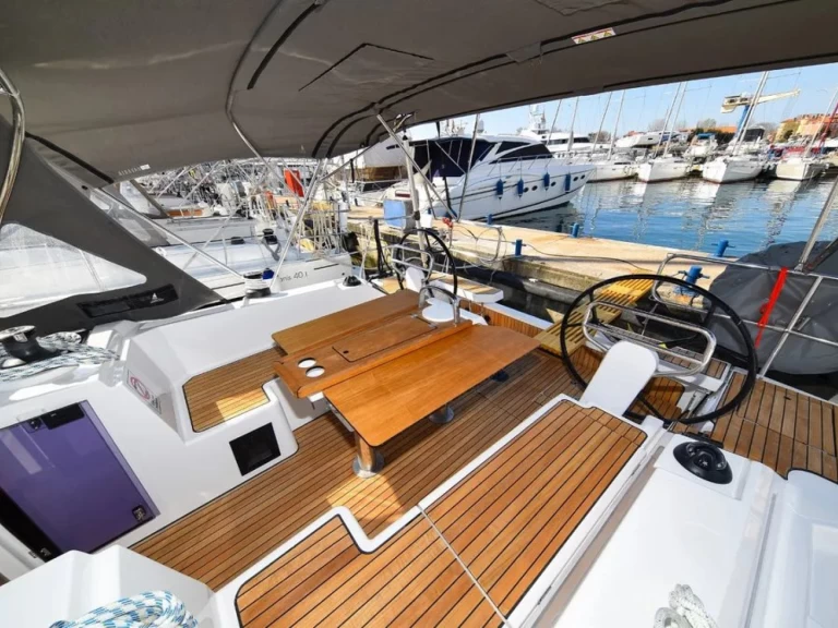 Pronájem lodi Bavaria Bavaria C38 v Zadar na Samboatu