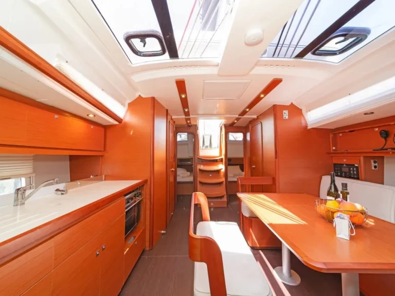 Pronájem lodi Dufour Dufour 430 v Ávdira na Samboatu