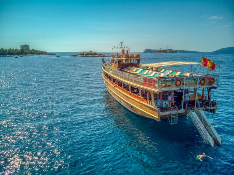 Pronájem lodi Tivat lákavé ceny craft