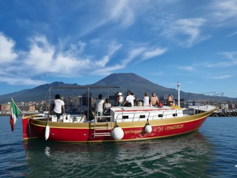 Pronajmout Motorová loď se skipperem či ne Gozzo v Porto di Torre del Greco