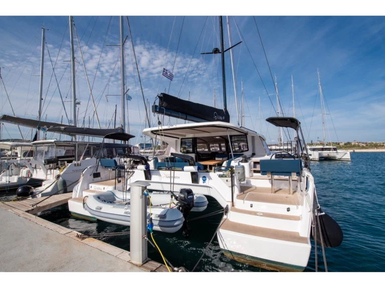 Pronájem lodi Lavrio lákavé ceny Nautitech 48 Open