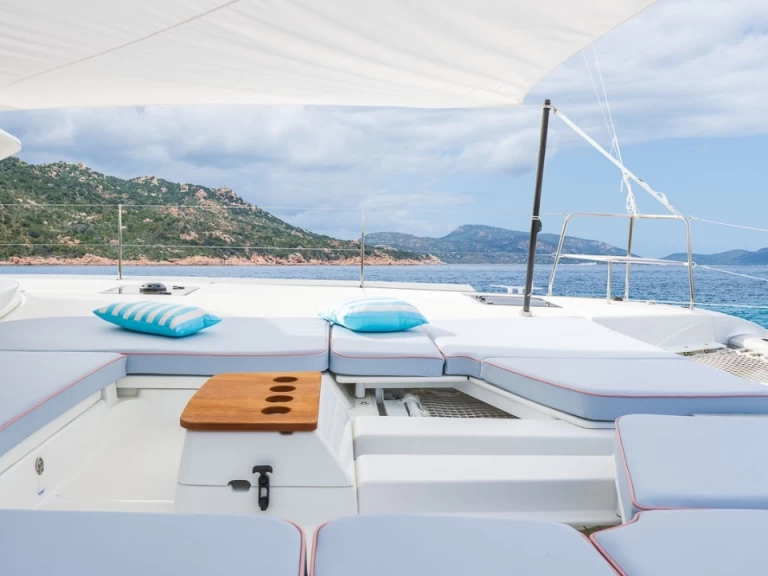 Pronájem Katamarán Lagoon s licencí