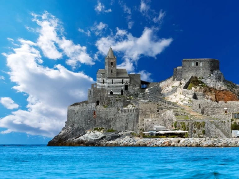 Pronájem Motorová loď Mimi s licencí