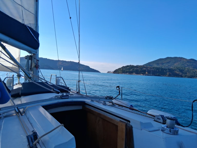 Pronájem lodi Cantiere Del Pardo Grand Soleil 40 v La Spezia na Samboatu