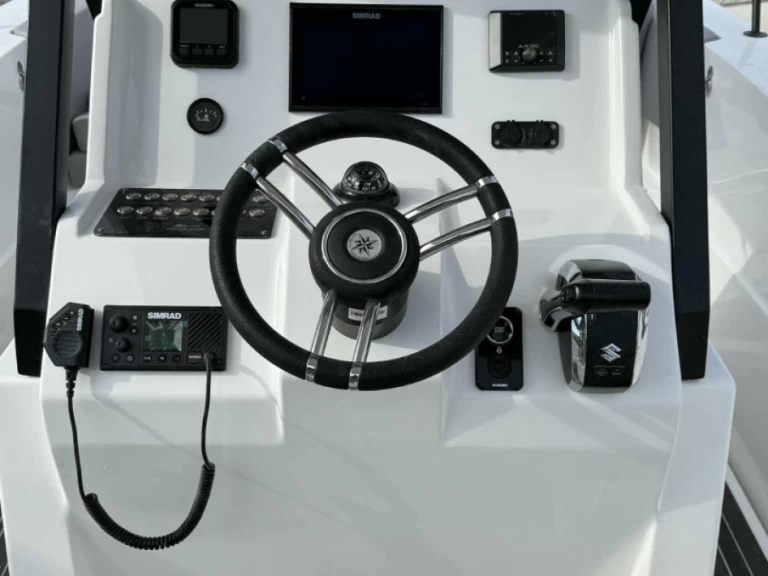 Pronajmout Motorová loď se skipperem či ne GRANDE MARE 29 v Trogir