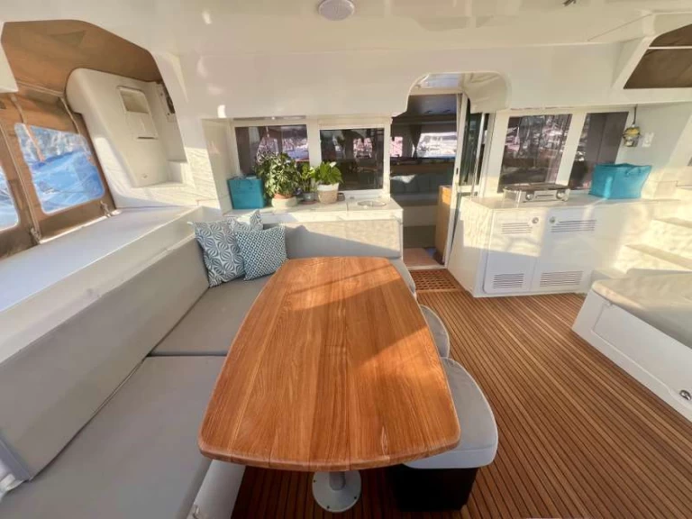 Pronájem Katamarán Lagoon s licencí