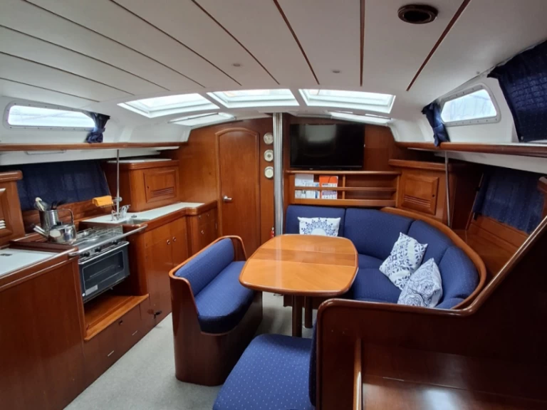 Bénéteau Oceanis Clipper 423 jednotlivci a charterové společnosti v Martinique