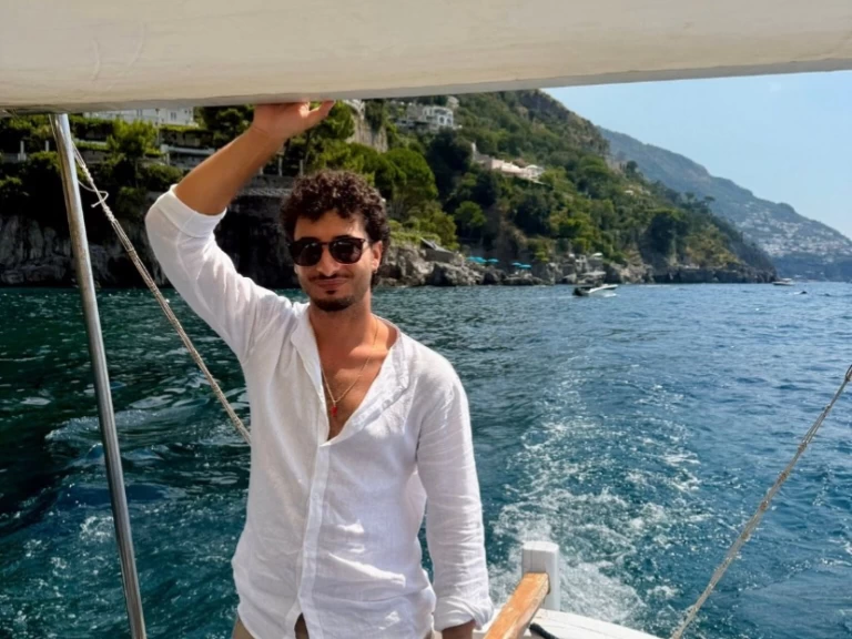 Pronájem lodi Amalfi Coast lákavé ceny Gozzo sorrentino