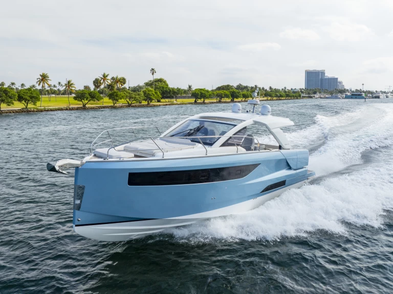 Pronajmout si Jeanneau db 43 v Miami