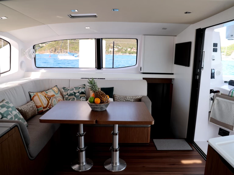 Pronajmout Katamarán se skipperem či ne Outremer v Marigot