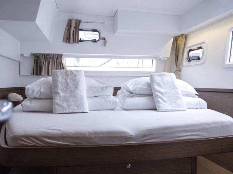 Pronájem lodi Trogir lákavé ceny Lagoon 42