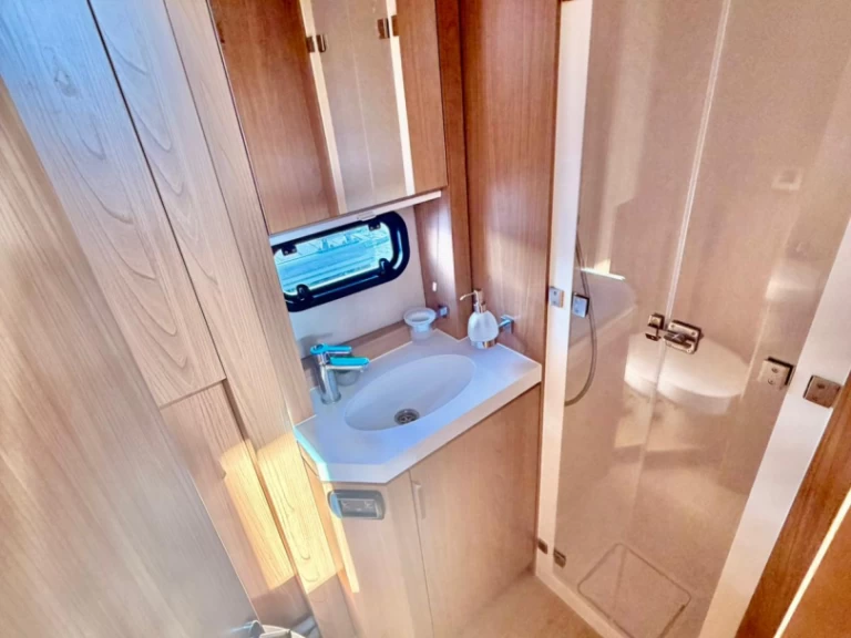 Pronajmout Katamarán se skipperem či ne Bali v Primošten 