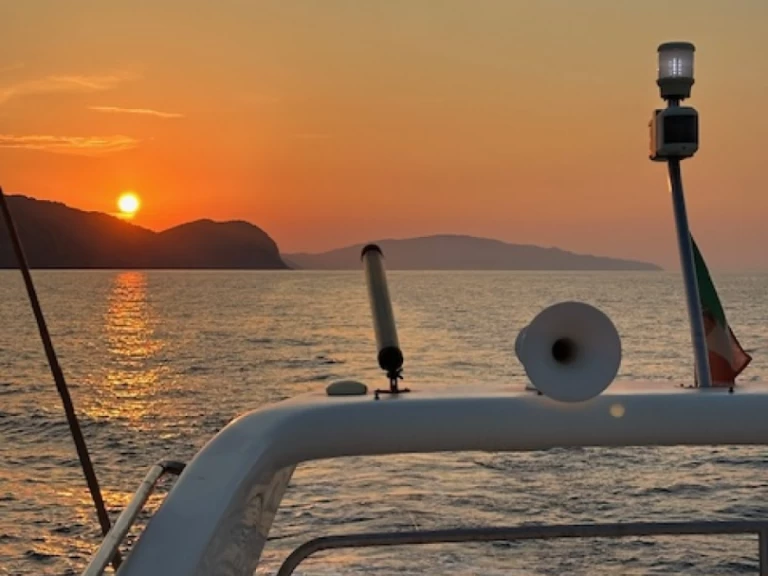 Pronájem Motorová loď v San Vincenzo -Azimut Azimut 42 Fly