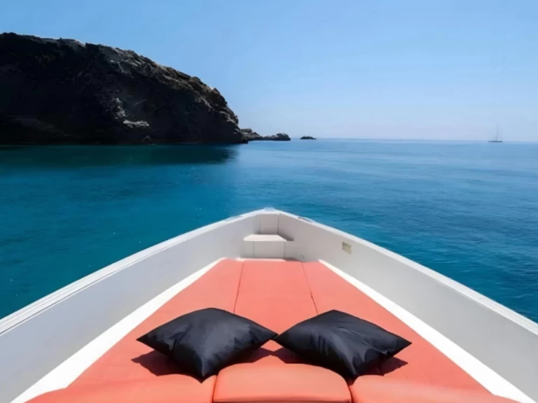 Motorová loď k pronájmu v Ibiza Town za nejlepší cenu