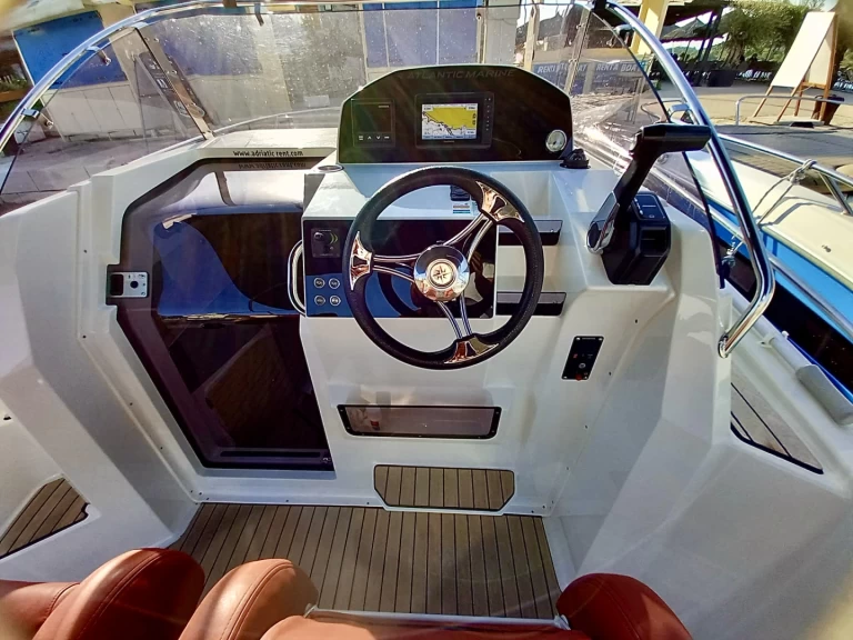 Pronájem lodi Tribunj lákavé ceny 730 Sun Cruiser