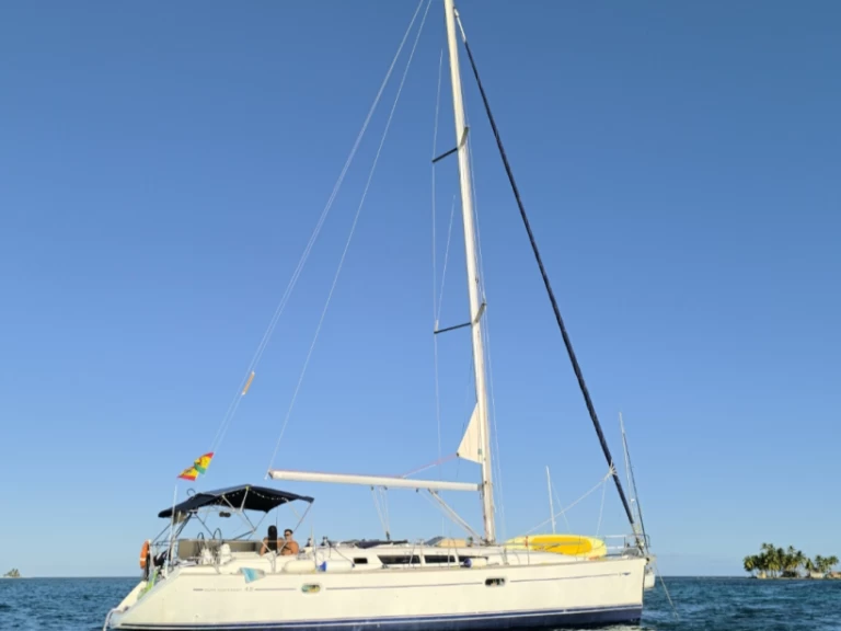 Pronájem Plachetnice Jeanneau s licencí