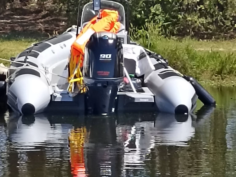 Pronájem lodi Adventure VESTA 550 v Port Leucate na Samboatu