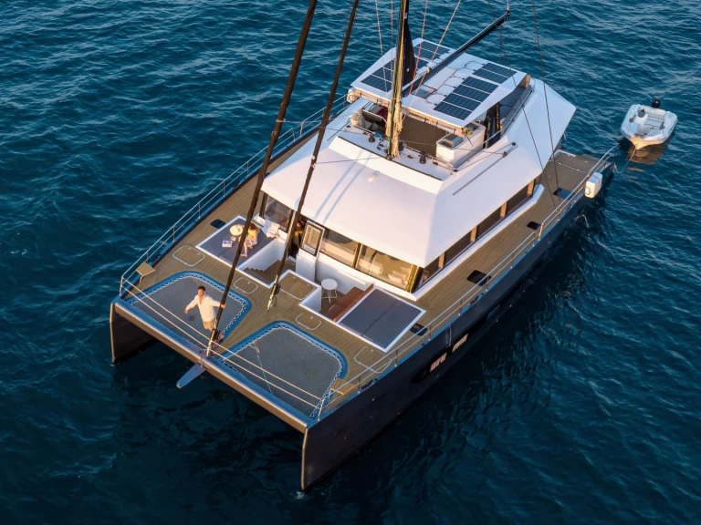 Pronájem lodi Lavrio lákavé ceny Catamaran J-Yachts