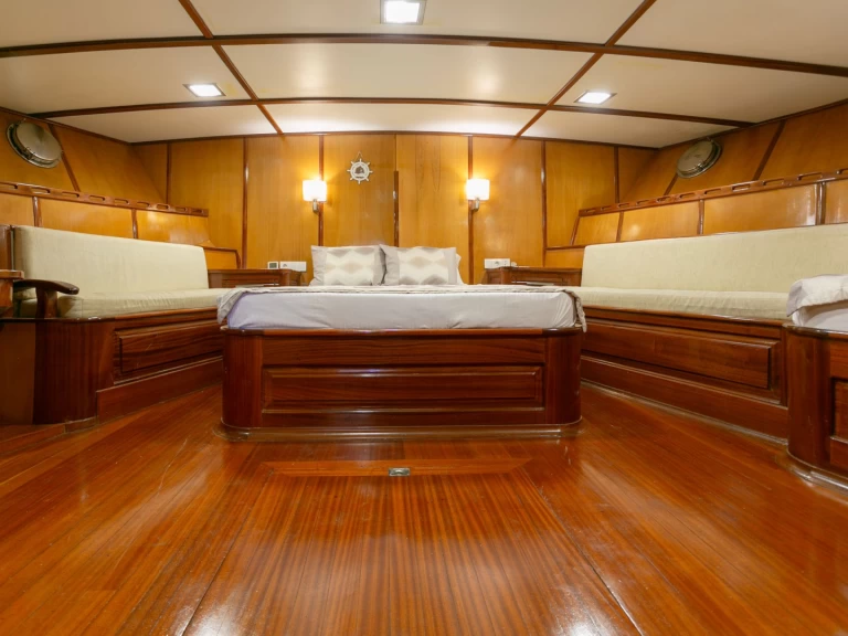 Pronajmout si  Gulet 35m / 115ft v Bodrum