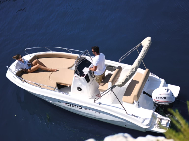 Pronájem lodi Valencie lákavé ceny Q20