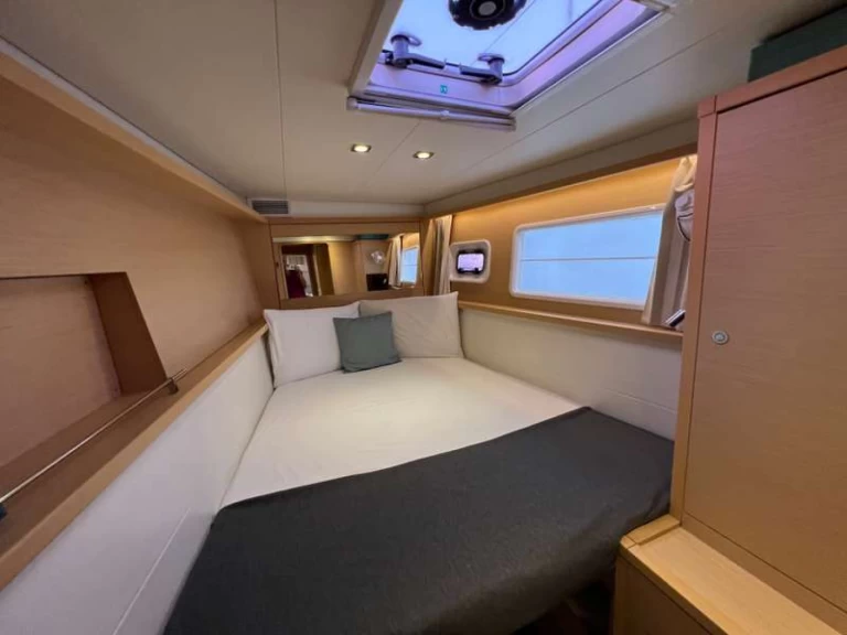 Pronájem lodi Lagoon Lagoon 450 F v Neapol na Samboatu