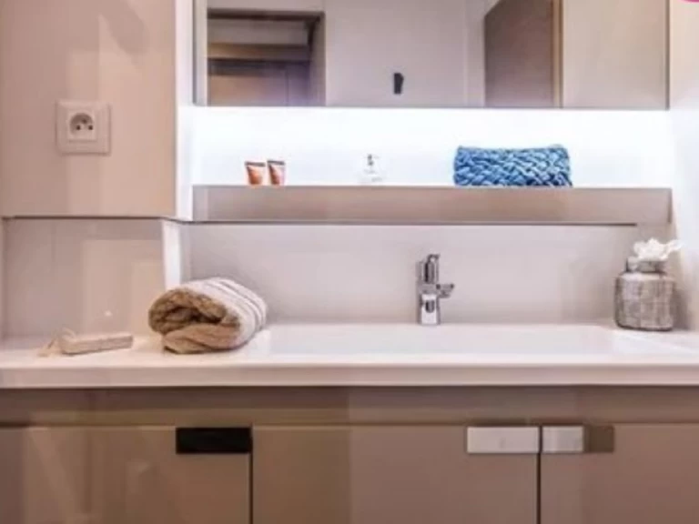 Pronajmout Katamarán se skipperem či ne Fountaine Pajot v Alimos