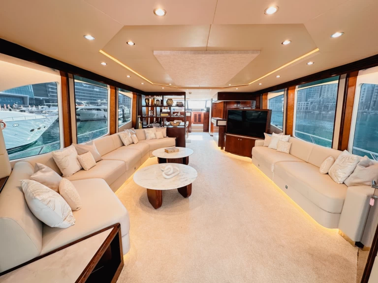 Pronájem lodi Sunseeker Solana v Dubaï harbour na Samboatu