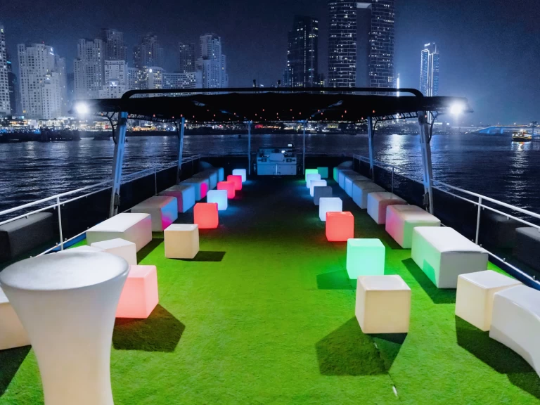 Pronájem Jachta Sunseeker s licencí