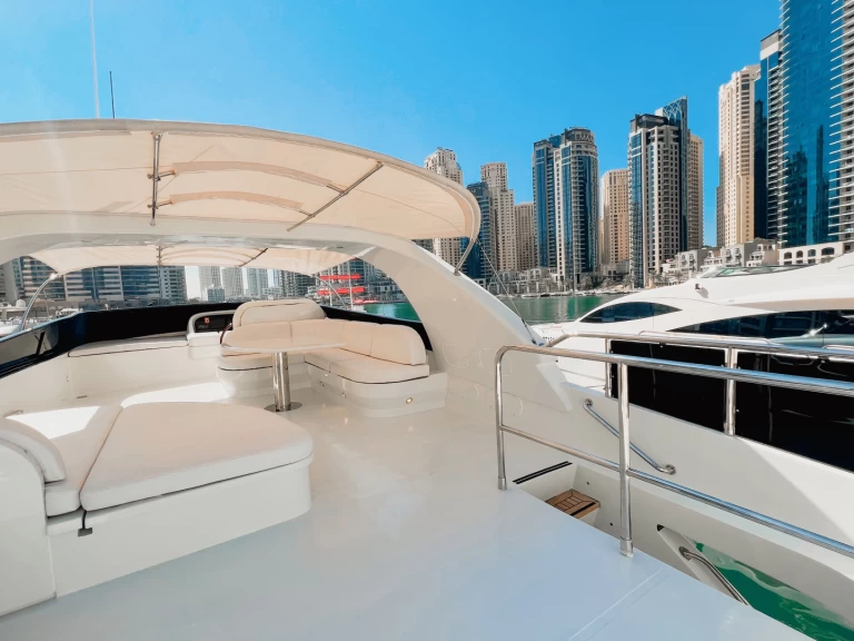 Pronájem jachty v Dubaï harbour -Sunseeker X8 na Samboatu