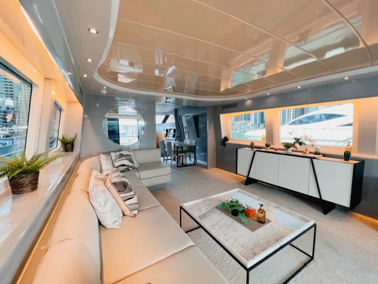 Pronajmout si Sunseeker X8 v Dubaï harbour