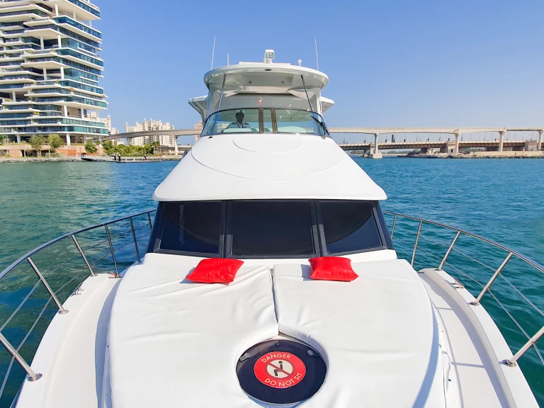 Pronajmout si Azimut X23 v Dubaï harbour