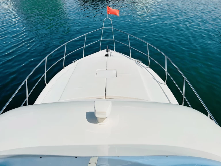 Pronájem lodi Dubaï harbour lákavé ceny X4