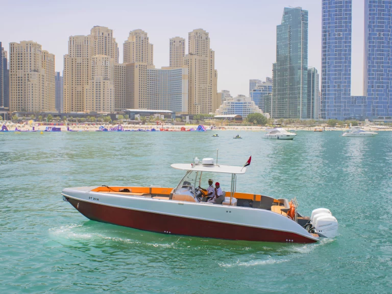 Pronájem Motorová loď Sea Ray s licencí