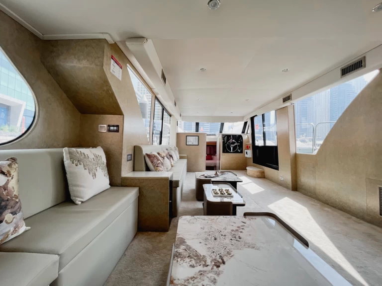 Pronájem Jachta Azimut s licencí