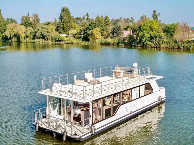 Pronájem lodi Luxboot Luxboot v Buchholz City na Samboatu