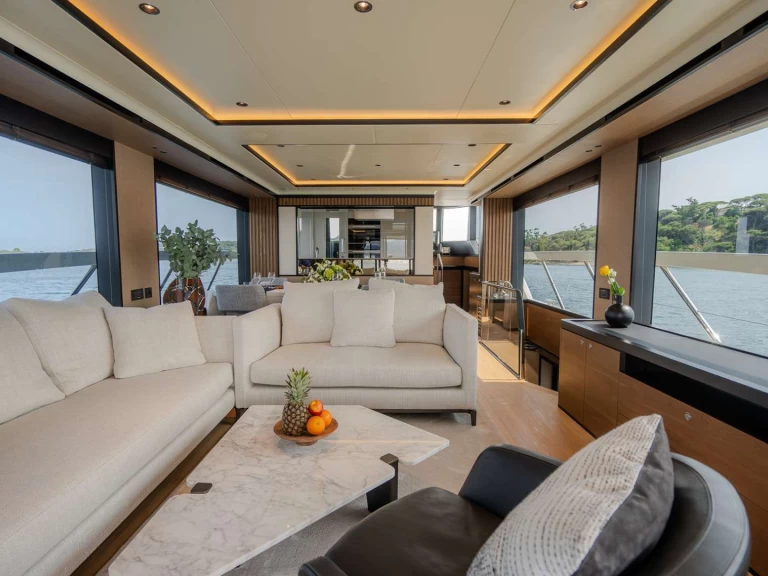 Pronajmout si Absolute SEMELA v Antibes