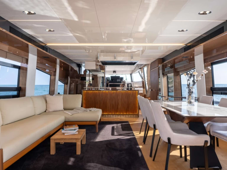 Pronajmout si Prestige Yachts ENTHUSIAST v Antibes