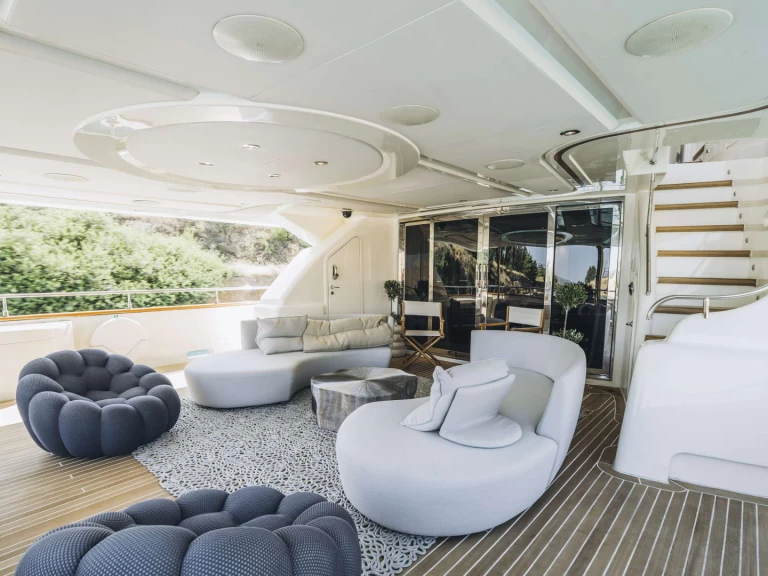 Pronajmout si CRN Ancona Bunker v Atény